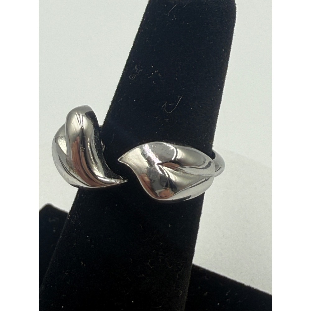 Avon Vintage Silver Tone Sculptural Leaf Bypass Ring Size 8 Minimalist Jewelry